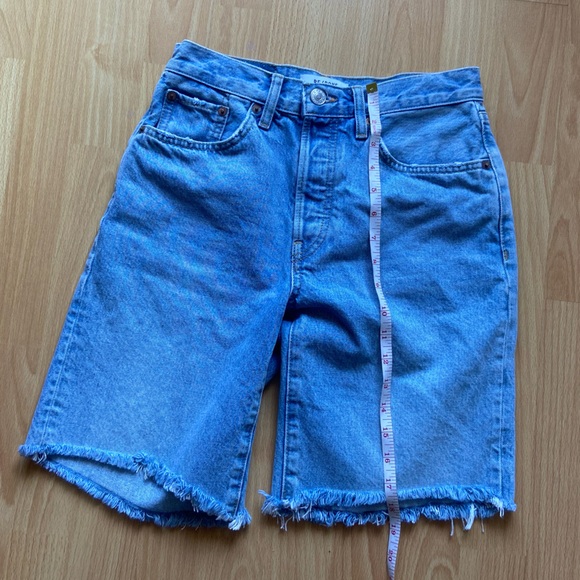 RE/DONE long line Jean shorts - Picture 4 of 5